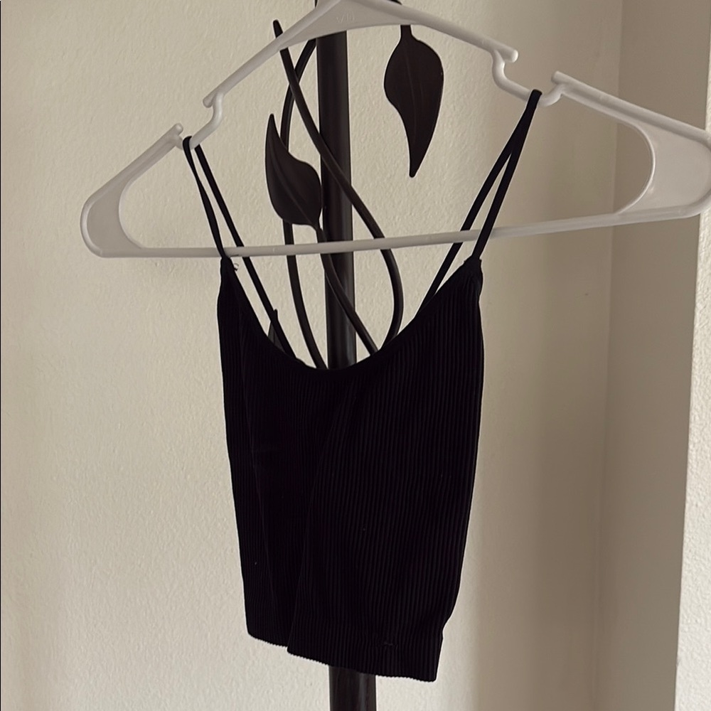 Colsie Black Sleeveless Crop Camisole